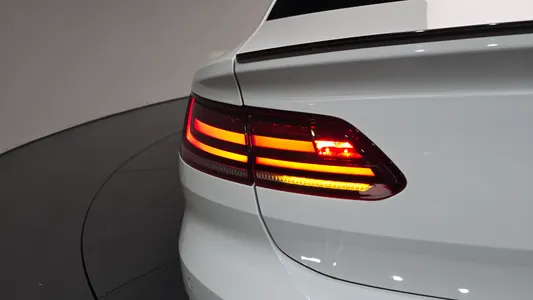 Volkswagen 아테온 2.0 TDI 2019 23