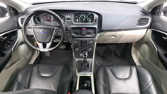Volvo V40 D3 2015 7