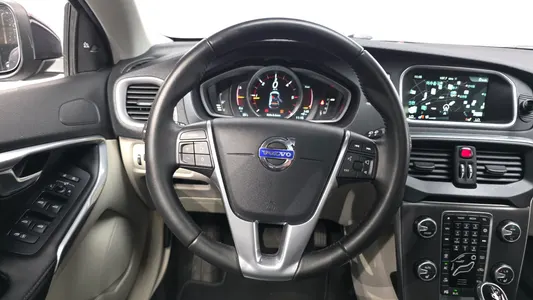 Volvo V40 D3 2015 13