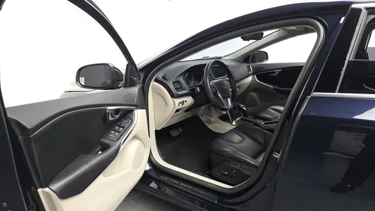 Volvo V40 D3 2015 10