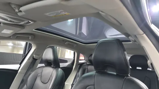 Volvo V40 D3 2015 18