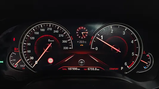BMW 5 Series (G30) 520d M 2018 8