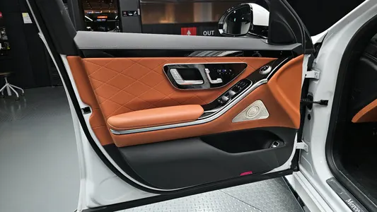 Mercedes-Benz S-Class W223 S500L 4MATIC 2024 24