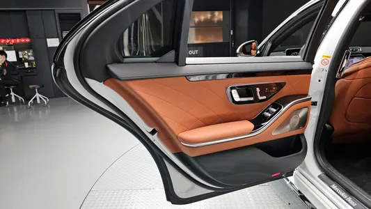 Mercedes-Benz S-Class W223 S500L 4MATIC 2024 25