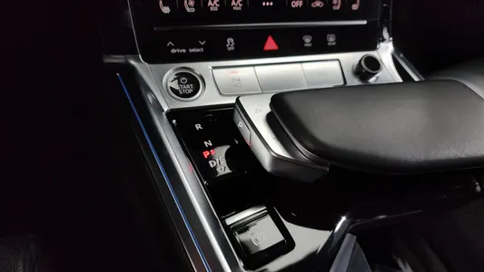 Audi e- 55 2021 8