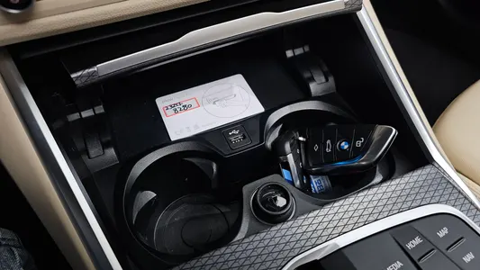BMW 3 Series (G20) 320i M 2024 12