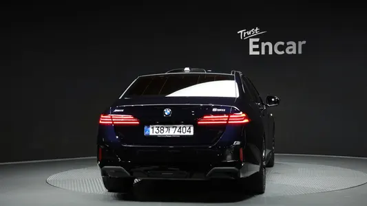 BMW 5 Series (G60) 530i xDrive M 2025 4
