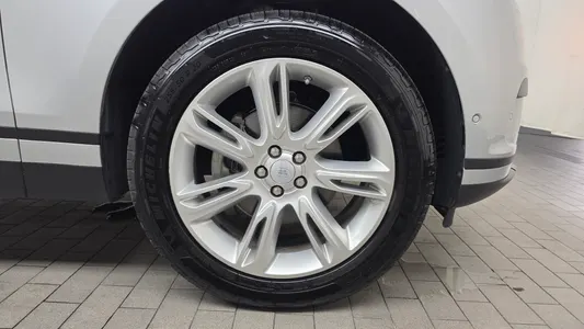 Land Rover 레인지로버 벨라 2.0 D240 SE 2018 21