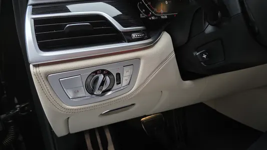 BMW 7 Series (G11) 730d xDrive M 2020 17