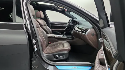 BMW 7 Series (G11) 730d xDrive 2020 12