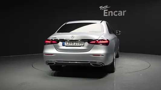 Mercedes-Benz E-Class W213 E250 2022 4