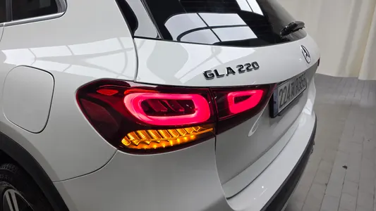 Mercedes-Benz GLA-Class H247 GLA220 2021 23