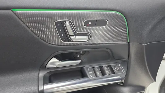 Mercedes-Benz GLA-Class H247 GLA220 2021 27
