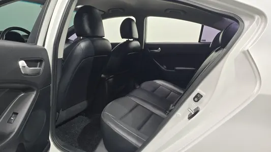 Kia K3 2016 11