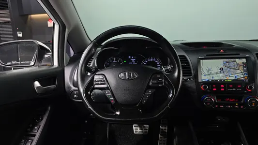 Kia K3 2016 12