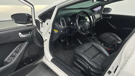 Kia K3 2016 10