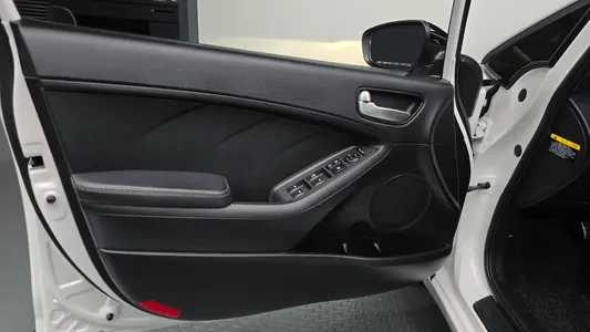 Kia K3 2016 24