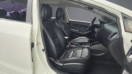 Kia K3 2016 26