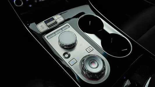 Genesis GV70 2.5T 2WD 2024 9