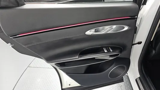 Genesis GV70 2.5T 2WD 2024 25