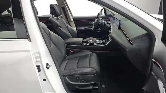 Genesis GV70 2.5T 2WD 2024 26