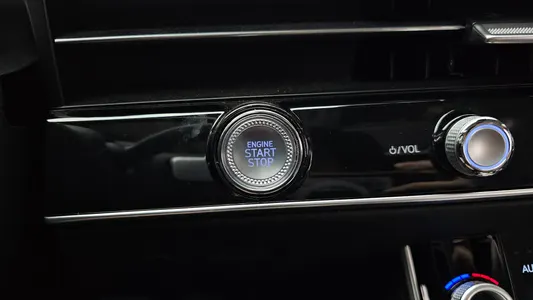Genesis GV70 2.5T 2WD 2024 31