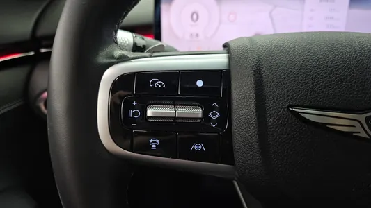 Genesis GV70 2.5T 2WD 2024 28