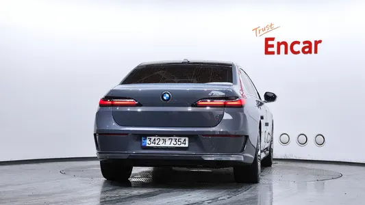 BMW 7 Series (G70) 740i sDrive 2023 4