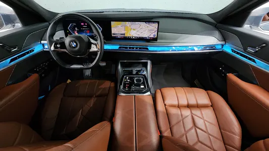 BMW 7 Series (G70) 740i sDrive 2023 7