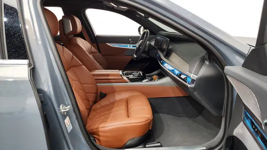 BMW 7 Series (G70) 740i sDrive 2023 26