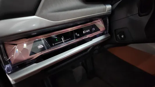 BMW 7 Series (G70) 740i sDrive 2023 31
