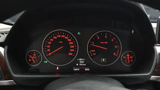 BMW 3 Series (F30) 320d 2013 8