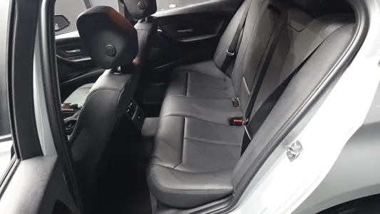 BMW 3 Series (F30) 320d 2013 11