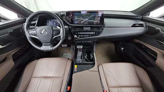 Lexus ES300h 7 2025 7