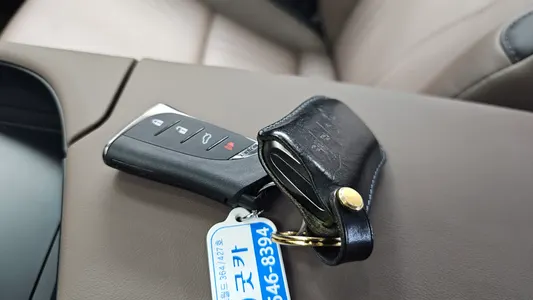 Lexus ES300h 7 2025 27