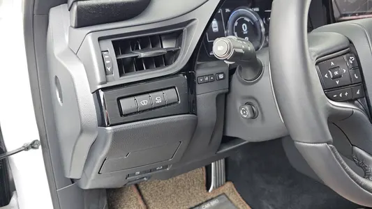 Lexus ES300h 7 2025 30