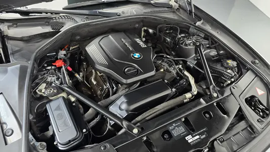 BMW 5 Series (F10) 520d M 2015 6