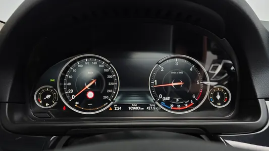 BMW 5 Series (F10) 520d M 2015 8