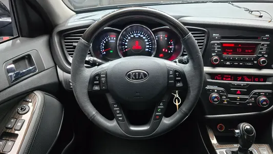 Kia K5 LPI 2011 13