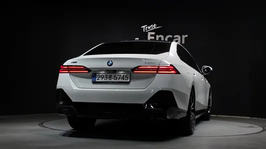BMW 5 Series (G60) 530i xDrive M 2025 4