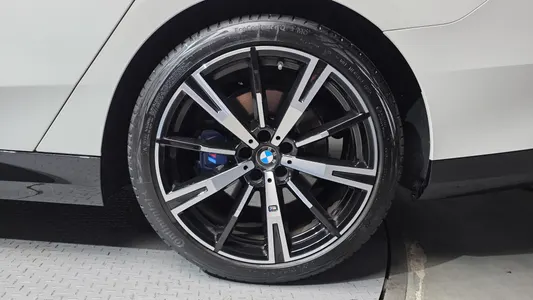 BMW 5 Series (G60) 530i xDrive M 2025 21