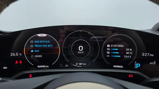 Porsche 타이칸 2023 8