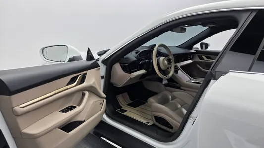 Porsche 타이칸 2023 10