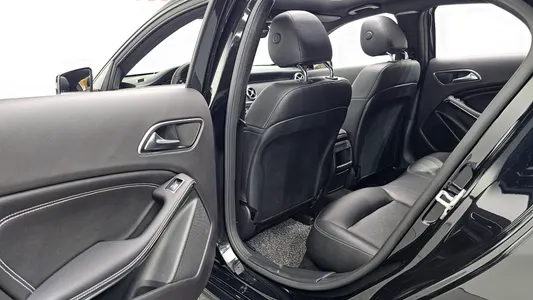 Mercedes-Benz A-Class W176 A200 2018 16