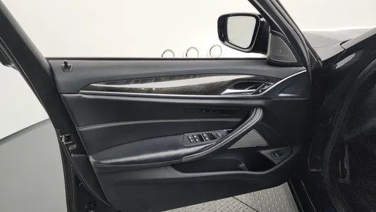 BMW 5 Series (G30) 530d M 2017 24