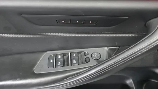 BMW 5 Series (G30) 530i 2018 13
