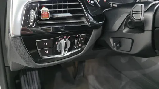 BMW 5 Series (G30) 530i 2018 14