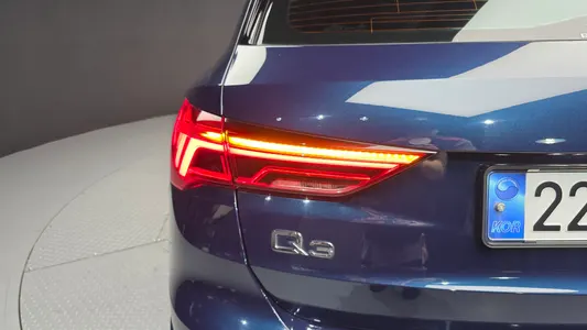 Audi Q3 (F3) 35 TDI 2020 23