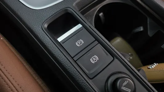 Audi Q3 (F3) 35 TDI 2020 28