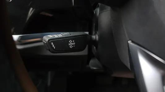 Audi Q3 (F3) 35 TDI 2020 29